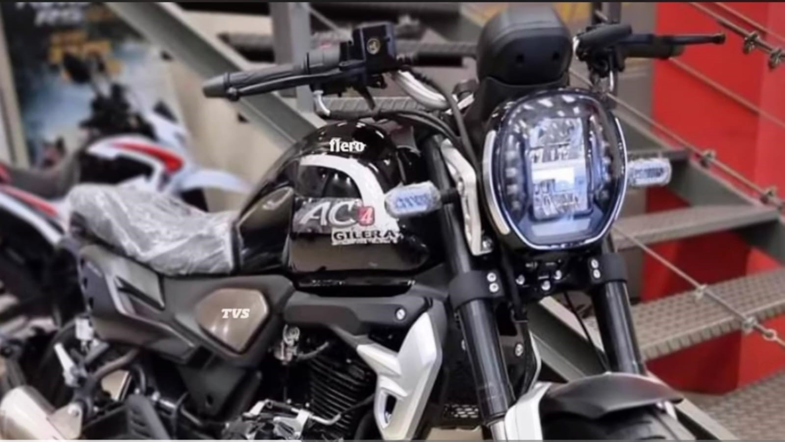 TVS Fiero 125: दोस्तों अगर आप भी एक बाइक लवर हैं और आप एक ऐसी बाइक की तलाश में है| जो कम कीमत होने के साथ-साथ एडवांस लेवल की फ्यूचर्स भी शामिल हो | तो हाल ही में लांच होने वाली है टीवीएस फिएरो 125 सीसी वाली बाइक जो की ना ही केवल सस्ती है 