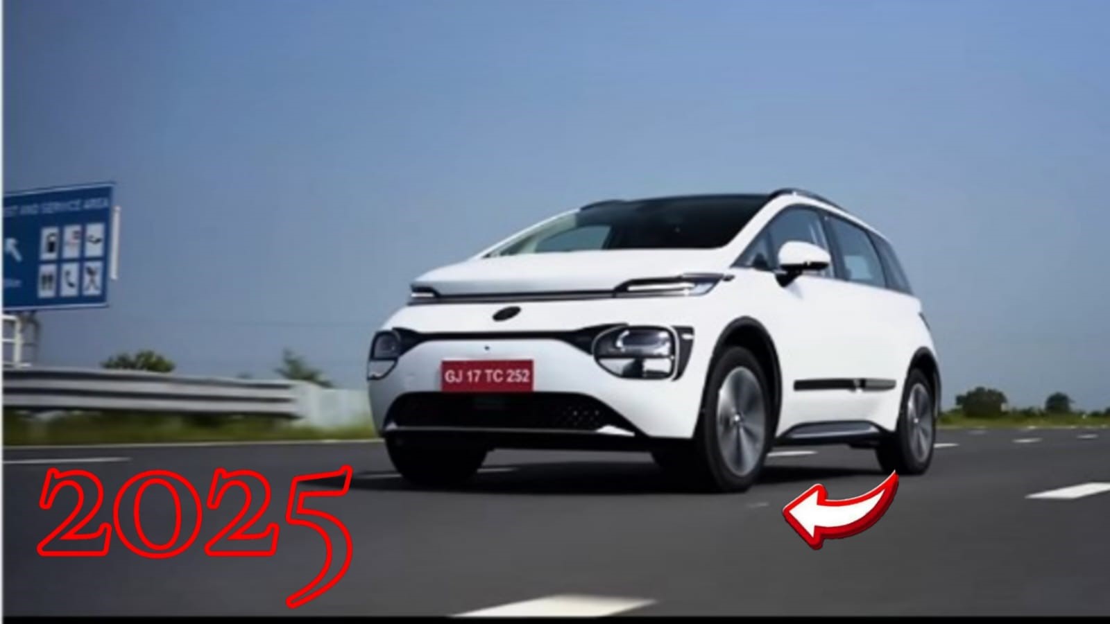 MG Windsor EV: कार को काफी लग्जरी और प्रीमियम तरीके से किया गया है |