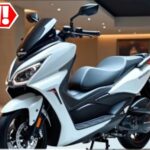 Yamaha NMax 125 Tech Max: में 7.1 लीटर का फ्यूल टैंक ईंधन दिया हुआ है | कंपनी के अनुसार यह स्कूटर 40 से 45 kmpl का माइलेज दे सकता है | और आपको बताते चले कि अगर आप एक बार फिर टैंक को फुल कर लेते हैं